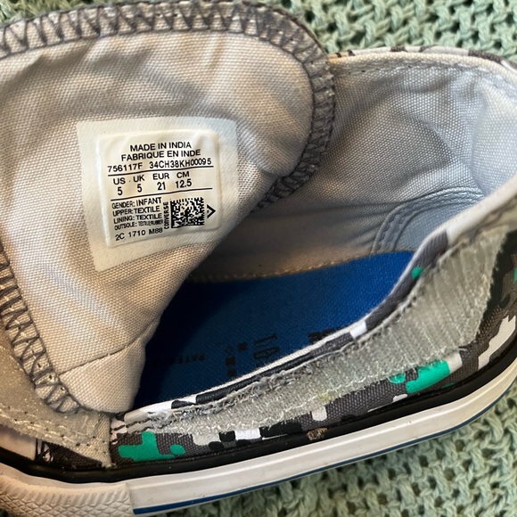 High Top Converse Size 5 Toddler - Picture 6 of 7